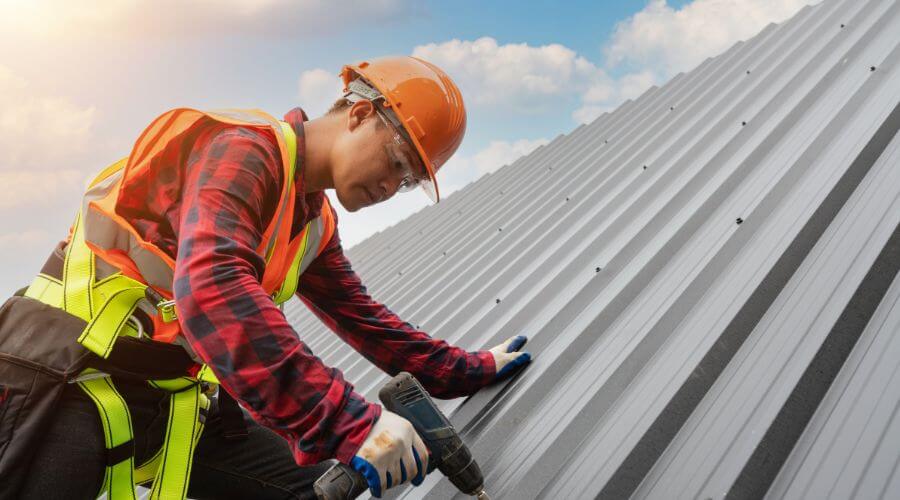 Professional Emergency Roof Repairs services in Lindside, WV